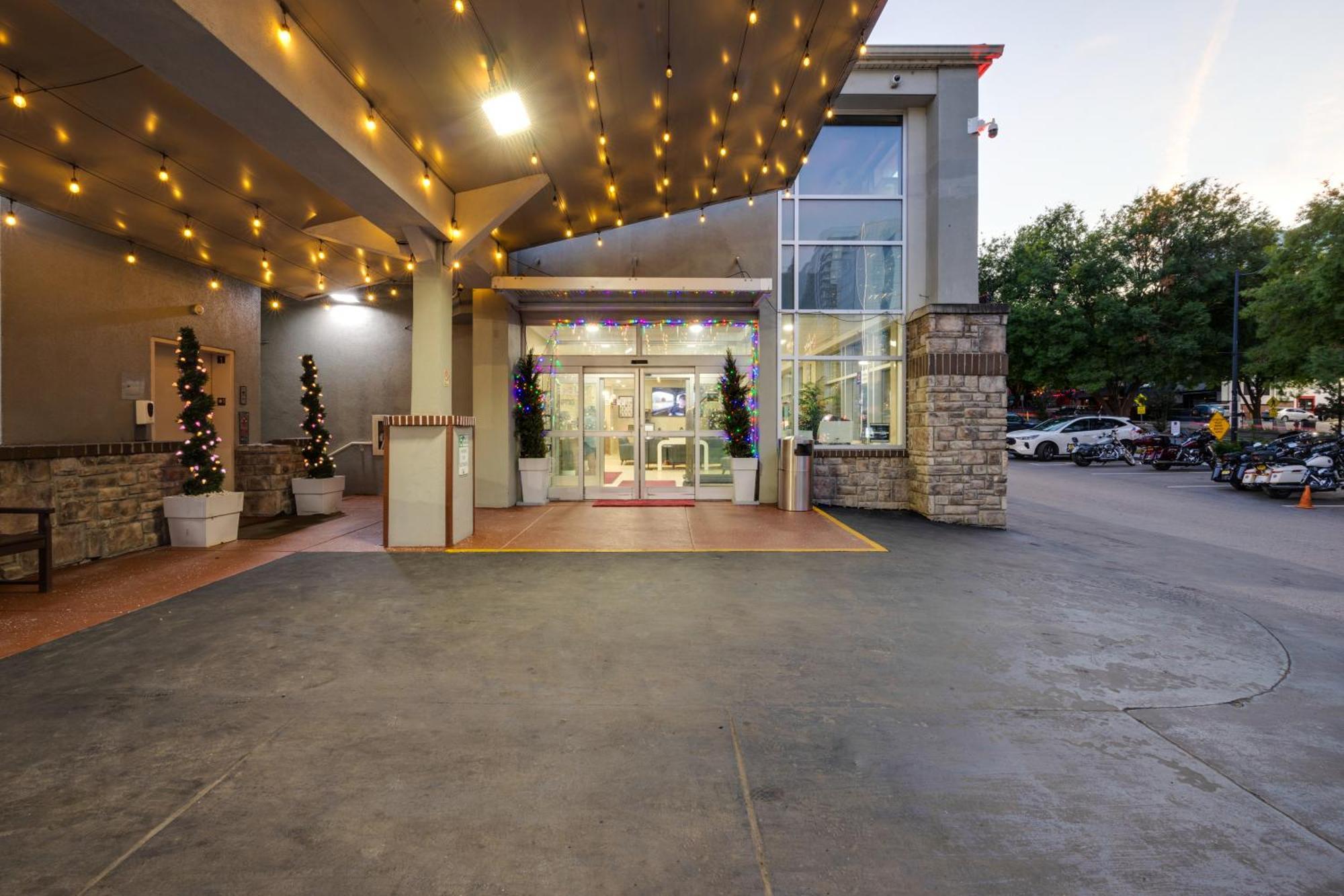 Inn Comfort Downtown - Music Center 3*
