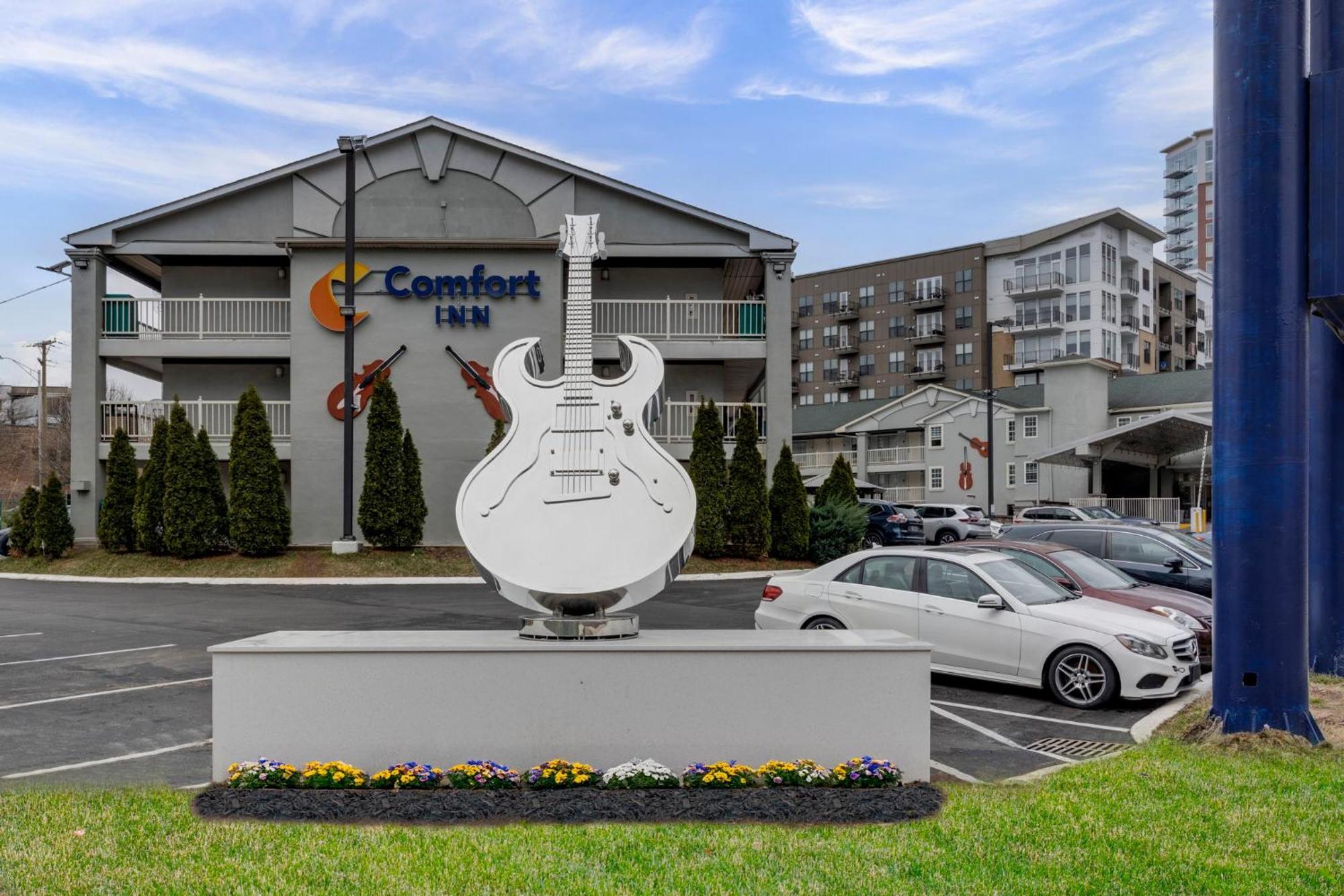 Comfort Downtown - Music Center Inn 3*